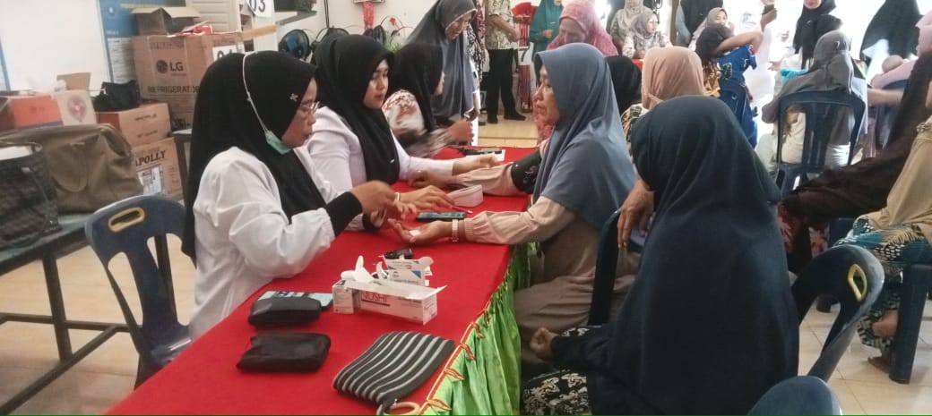 Kegiatan Posyandu Balita dan Posyandu Lansia